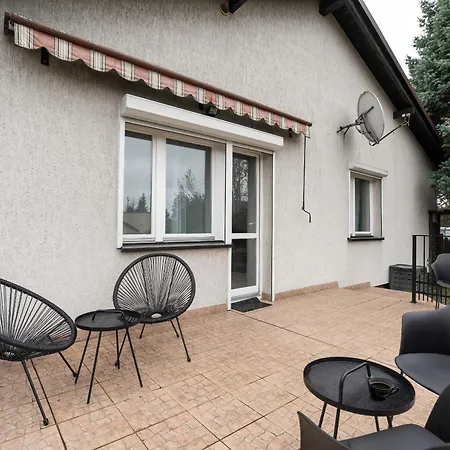 Beautiful House With Balcony, Ideal For Families By Renters Feriehus