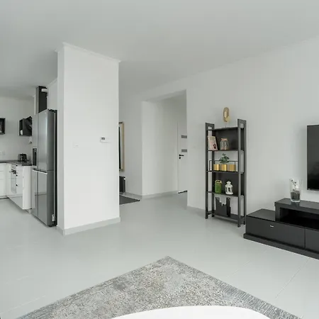Beautiful House With Balcony, Ideal For Families By Renters Holiday home *