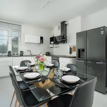 Holiday home Beautiful House With Balcony, Ideal For Families By Renters *