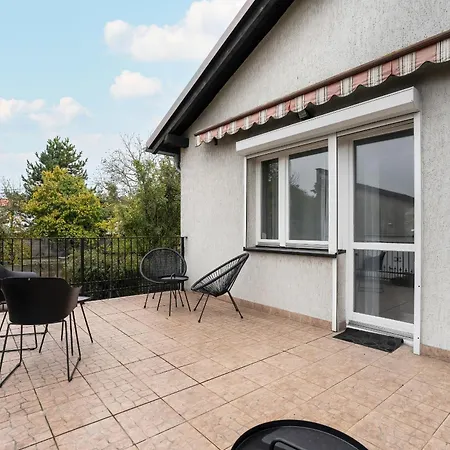 Beautiful House With Balcony, Ideal For Families By Renters Holiday home